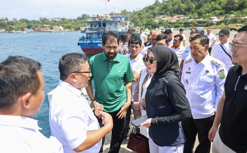 Gubernur Aceh, Muzakir Manaf, mendampingi Chief Executive Officer (CEO) Blackstone Malaysia, Datin Seri Vie Shantie Khan, yang berkunjung ke Kota Sabang, Rabu (5/11/2025).