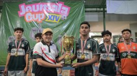 Wakil Gubernur Aceh, Fadhlullah, SE, (Dek Fadh) menghadiri penutupan Jeumala Cup XIV yang berlangsung di Embassy Sport Center Lamgugob, Minggu (9/11/2025)