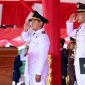 Wakil Gubernur Aceh, Fadhlullah, SE., bertindak sebagai Inspektur Upacara Peringatan Hari Pahlawan Provinsi Aceh Tahun 2025 di Lapangan Blang Padang, Banda Aceh, Senin (10/11/2025).