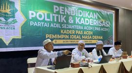 Dr.Tgk Sirajuddin Saman, MA menjadi Pemateri Bersama Tgk H.Tu Bulqaini Tanjongan, S.Sos.I dan Sayed Nazar  yang memandu kegiatan pendidikan politik dan kaderisasi partai PAS Aceh Rabu, (5/11/2025) di Aula Rumah Sakit Graha Bunda Aceh Timur
