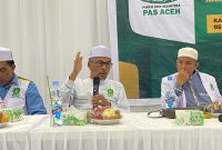 Keterangan : Ketua Umum Partai Adil Sejahtera (PAS) Aceh Tgk H Bulqaini Tanjongan, S.Sos.I (Tengah) saat memberi materi pendidikan politik dan kaderisasi di Kabupaten Aceh Tamiang Rabu (5/11/2025). Foto : Husni Kamal