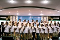 Peserta Workshop Digital Creative melakukan foto bersama usai pembukaan acara pelatihan tersebut yang berlangsung Senin (24/11/2025) di Hotel Al Hanifi Banda Aceh.
Foto : Humas Disbudpar Aceh