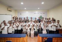 Peserta Pelatihan Pengelola Objek Wisata Kabupaten Aceh Singkil selama tiga hari di Island Hotel, Kabupaten Aceh Singkil melakukan foto bersama. Selasa, (25/11/2025). Foto : Disbudpar Aceh