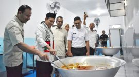 Wakil Gubernur Aceh, Fadhlullah SE meresmikan Dapur MBG SPPG Seunuddon Yayasan Geurudong Masa Depan di Gampong Matang Karieng, Kecamatan Seunuddon, Aceh Utara. Jumat (7/11/2025). Foto: Humas Aceh
