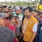 Gubernur Aceh, H Muzakir Manaf (Mualem) mengunjungi Aceh Tamiang salah satu kabupaten di Aceh yang mengalami banjir dan longsor terparah.(Foto:Theacehpost/HO)