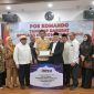 Sekda Aceh M.Nasir bersama Komisi VIII DPR-RI, Perwakilan Kementerian Sosial, BNPB dan Kepala BPJPH mengadakan rapat membahas penanganan banjir dan longsor berlangsung di ruang Potda Kantor Gubernur Aceh, Rabu (10/12/2025).