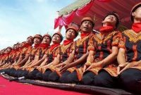 Tari Saman merupakan tariannya para kaum lelaki yang tak dapat dilepaskan dari kehidupan masyarakat suku bangsa Gayo. ( foto : Penari Saman )