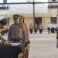 Kapolda Aceh Irjen Pol. Drs. Marzuki Alibasyah, M. M, memimpin upacara serah terima jabatan (Sertijab) 4 Pejabat Utama Polda Aceh dan 3 Kapolres jajaran, di Meuligoe Polda Aceh, Senin (5/1/2026). Foto: Humas Polda Aceh.