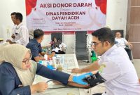 Plh, Kepala Dinas Pendidikan Dayah Aceh Muhsin, S.Pd, M.Pd ikut melakukan donor darah yang diikutsertakan dengan ASN lainnya dilingkungan Dinas setempat Rabu (4/2/2026).