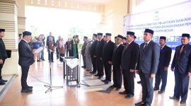 Bupati Aceh Besar, H. Muharram Idris, melantik dan mengukuhkan sejumlah Pejabat Pimpinan Tinggi Pratama di lingkungan Pemerintah Kabupaten Aceh Besar, Kamis (5/2/2026). Foto: MC Aceh Besar.