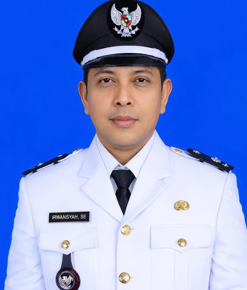 Irwansyah, SE
Geuchik Gampong Alue Deah Teungoh Periode 2026-2032