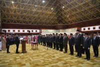 Gubernur Aceh, Muzakir Manaf (Mualem) melantik dan mengambil sumpah sejumlah pejabat pimpinan tinggi pratama Eselon II dilingkungan Pemerintah Aceh, Banda Aceh di Anjong Monmata Pendopo Gubernur Aceh Jumat, (27/02/2026) malam.