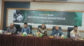 Direktur Utama Bank Aceh Syariah (BAS),  Fadhil Ilyas memaparkan peran media massa sangat membantu kelancaran kegiatan dan manajemen Bank Aceh Syariah pada kegiatan coffee morning bersama insan pers di Banda Aceh, Senin (2/2/2026).