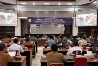 DPRA menggelar Rapat Dengar Pendapat (RDP) terkait polemik Pergub Aceh Nomor 2 Tahun 2026 tentang Jaminan Kesehatan Aceh (JKA) di Ruang Serba Guna DPRA, Selasa (28/4/2026).