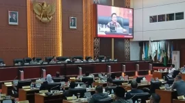 Ketua DPRA, Zulfadhli alias Abang Samalanga meminta KPK ingatkan Aceh agar terhindar dari korupsi pada penghujung Rapat Koordinasi Pencegahan Korupsi bersama DPR Aceh dan DPRK kabupaten/kota se-Aceh dengan Kasatgas Direktorat Koordinasi dan Supervisi Wilayah I KPK, Harun Hidayat, Selasa (19/5/2026) di Gedung Utama DPRA