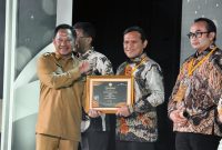 Pemerintah Aceh kembali menorehkan prestasi gemilang dalam ajang Anugerah Adinata Syariah 2026 yang digelar di Auditorium Bank Mega, Jakarta Selatan, Senin malam (6/7/2026). Foto : Humas Aceh