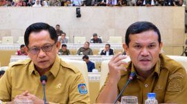 Wakil Gubernur Aceh Fadhlullah (kanan) dalam Rapat Kerja dan Rapat Dengar Pendapat (RDP) dengan Komisi II DPR RI di Jakarta Selasa (15/9/2026).