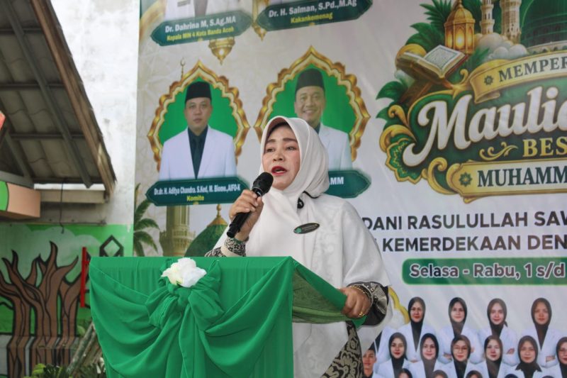 Kepala Madrasah Ibtidaiyah Negeri (MIN) 4 Kota Banda Aceh, Dr. Dahrina M, S.Ag, MA