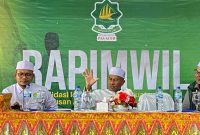 Ketua Umum MPP PAS Tgk H.Bulqaini Tanjongan, S.Sos.I (Tengah)