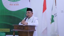 Ketua MPW PAS Kabupaten Pidie Jaya Tgk H.Sibral Malasyi, MA yang juga Bupati Pidie Jaya saat membuka acara pendidikan politik bagi anggota dan kader PAS Pidie Jaya Selasa (29/9/2026) di Hotel Ananda Meureudu