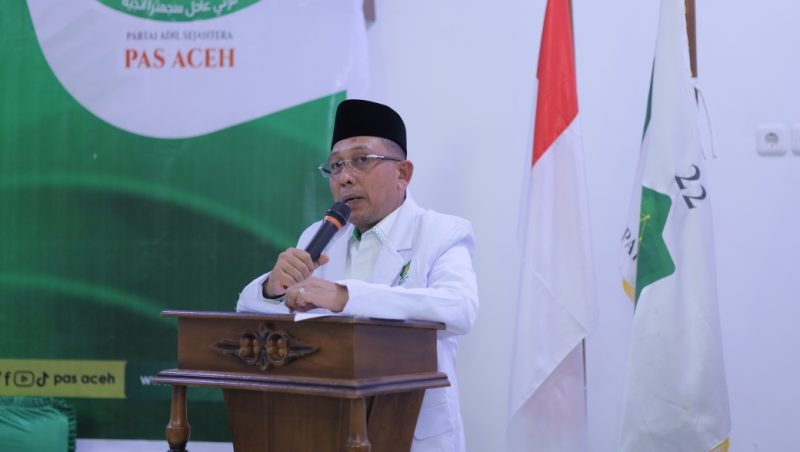 Ketua MPW PAS Kabupaten Pidie Jaya Tgk H.Sibral Malasyi, MA yang juga Bupati Pidie Jaya saat membuka acara pendidikan politik bagi anggota dan kader PAS Pidie Jaya Selasa (29/9/2026) di Hotel Ananda Meureudu