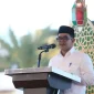 Plt Sekretaris Daerah Aceh Taufik, ST, M.Si membuka kegiatan opening ceremony Syariah Financial Fair (SYAFIF) Goes to Aceh di pelataran Masjid Raya Baiturrahman, Banda Aceh, Jumat (9/10/2026).