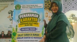 Kepala Madrasah Ibtidaiyah Negeri (MIN) 6 Banda Aceh Dr. Dahrina M, S.Ag, MA