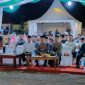 Bupati Aceh Besar H Muharram Idris (Syech Muharram) dan Wakil Bupati Aceh Besar Drs H Syukri A Jalil, menyaksikan penampilan para qari dan qariah MTQ XXXV Aceh Besar 2026, di Lapangan Bung Cala, Kecamatan Kuta Baro, Selasa (27/10/2026) malam. Foto : Media Center Aceh Besar
